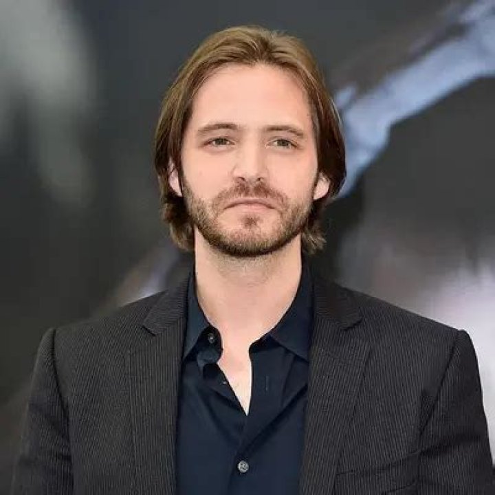Aaron Stanford Net Worth