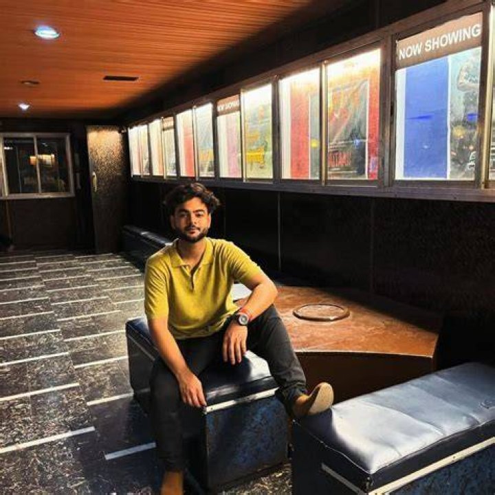 Alam Khan Net Worth