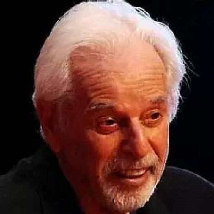 Alejandro Jodorowsky Net Worth