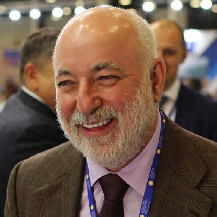 Aleksandr Vekselberg - Net Worth 2018, Bio & Wiki