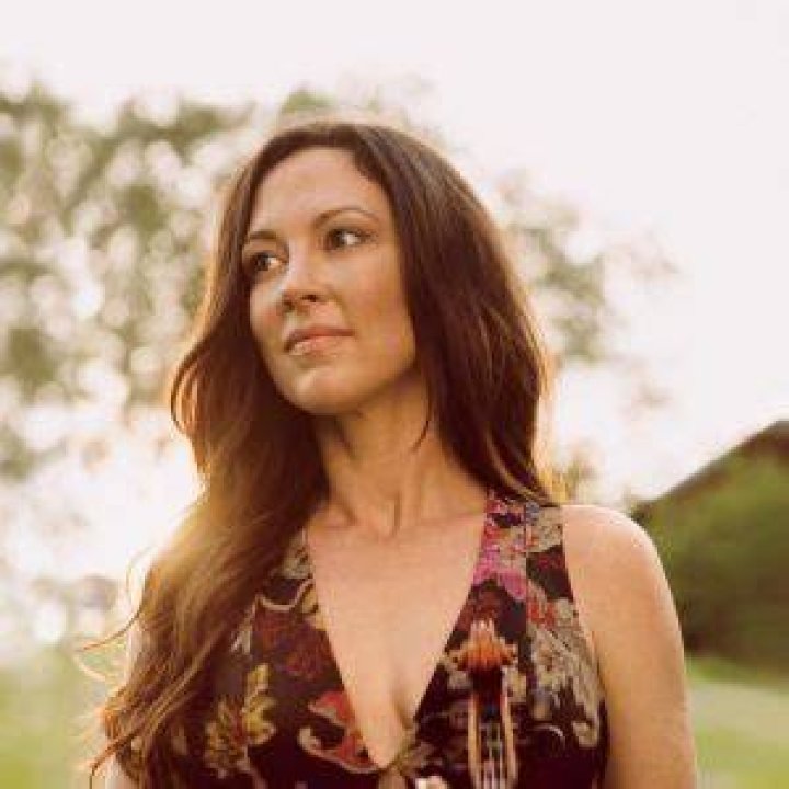 Amanda Shires Net Worth