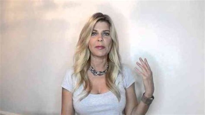 Amy Lindsay Net Worth