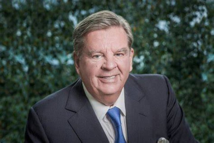 Andrew Hoeft Net Worth