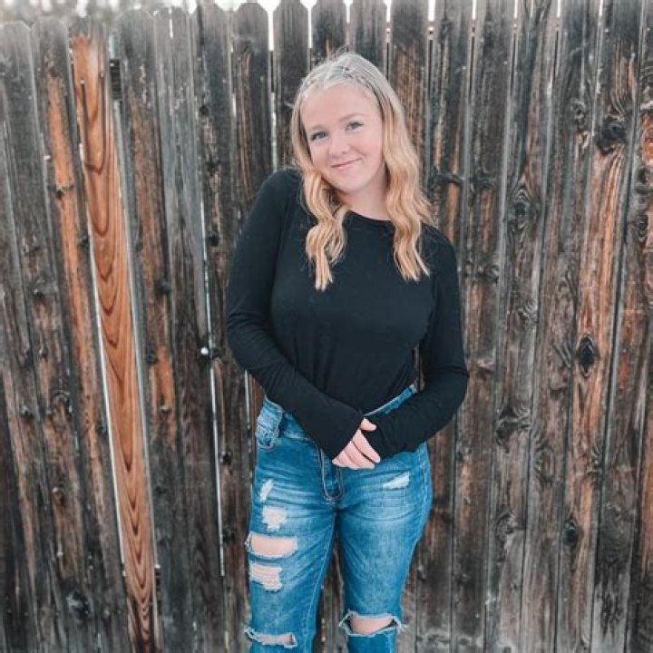 Angie Crouch Net Worth