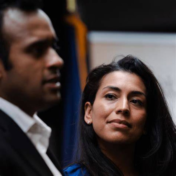 Apoorva Agnihotri Net Worth