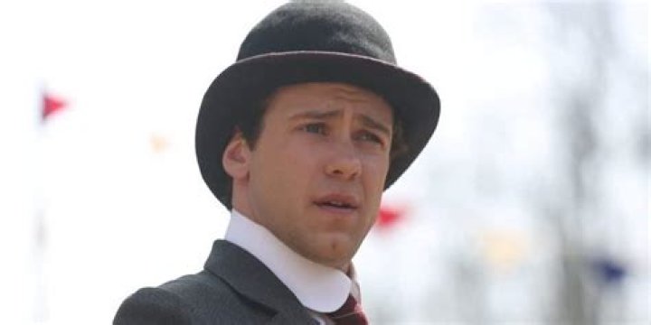 Bug Hall Net Worth