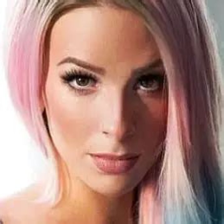 Caity Babcock Net Worth