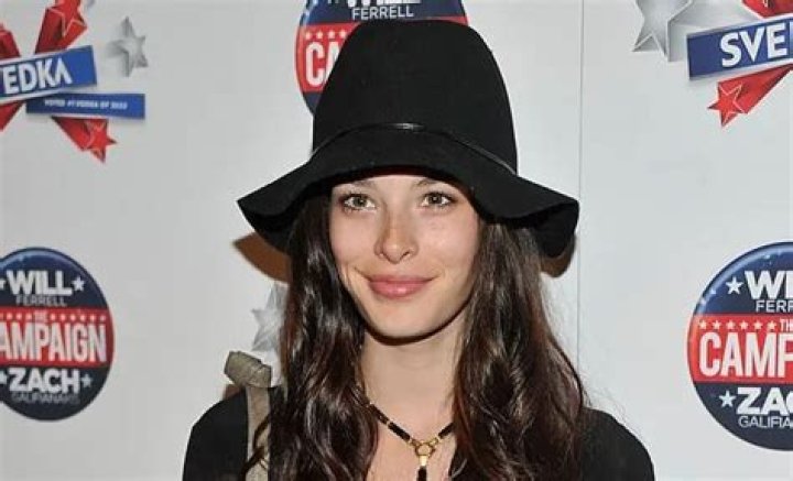 Carly Foulkes Net Worth