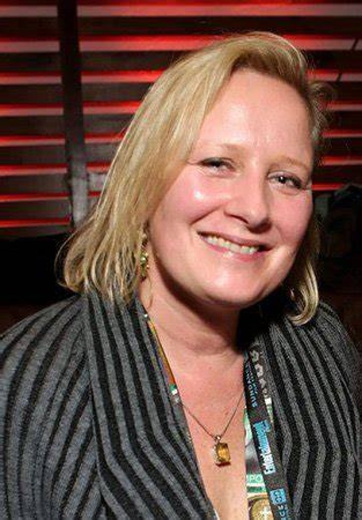 Carrie Holt de Lama Net Worth