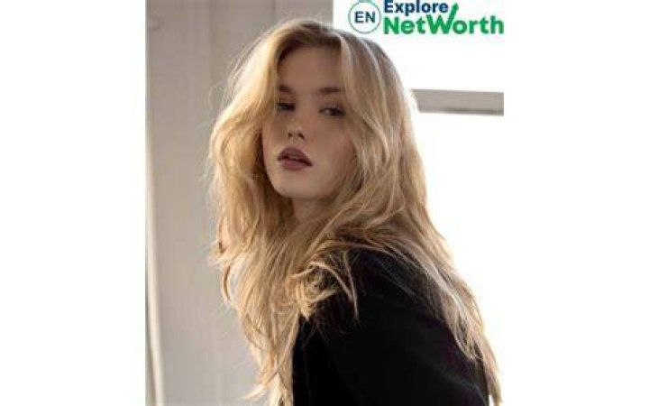 Chloe Rose Robertson Net Worth