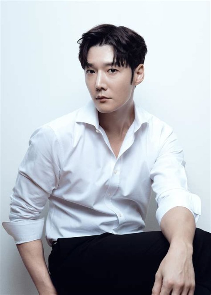 Choi Jin-Hyuk Net Worth