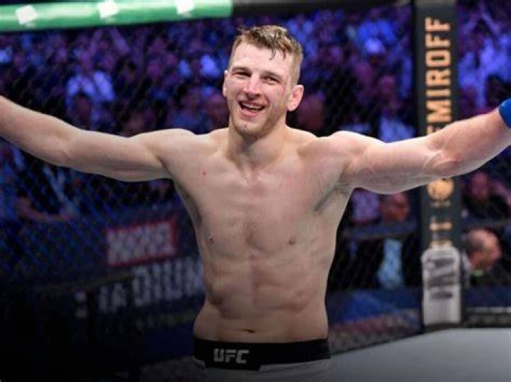 Dan Hooker Net Worth