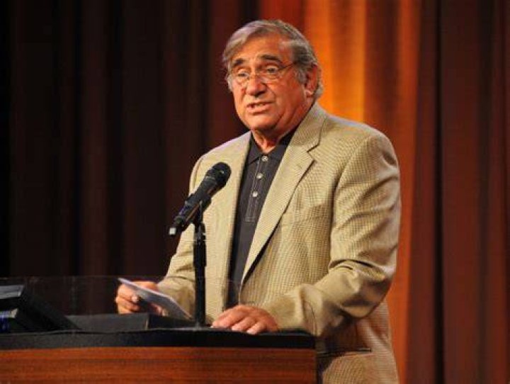Dan Lauria Net Worth