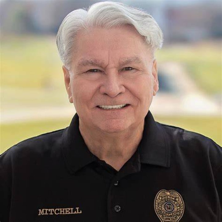 Dave B. Mitchell Net Worth