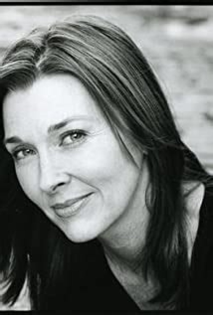 Donna Bullock Net Worth