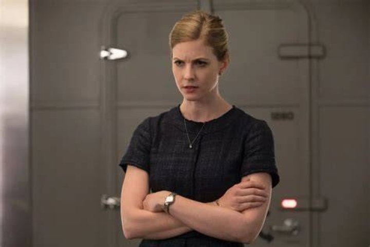 Elizabeth Blackmore Net Worth