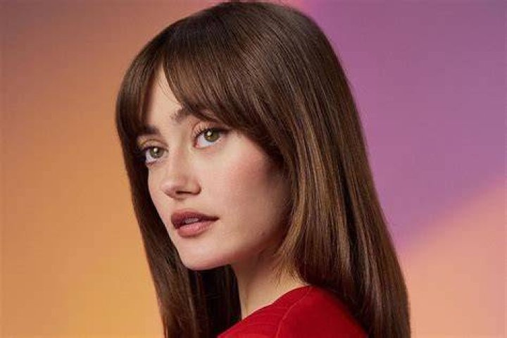 Ella Becroft Net Worth