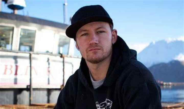 Elliott Neese Net Worth