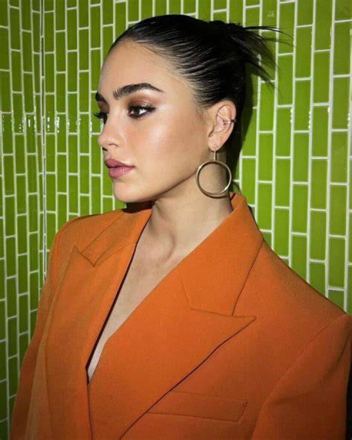 Elma Barrera Net Worth