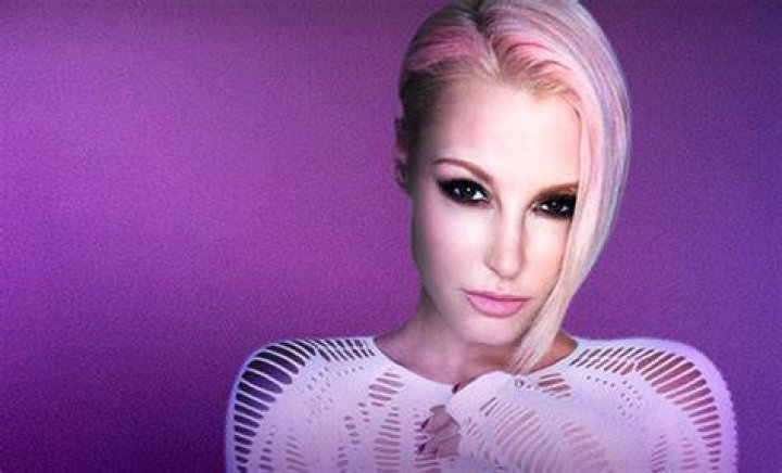 Emma Hewitt Net Worth