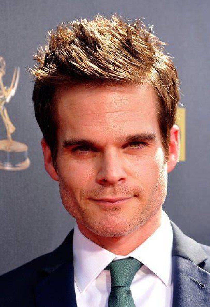 Greg Rikaart Net Worth