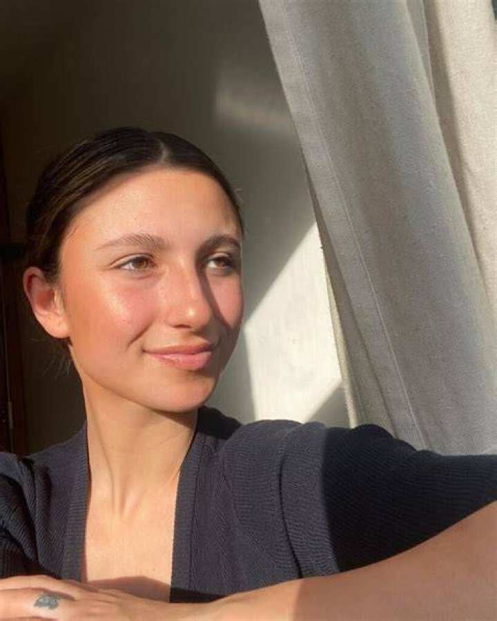 Izzy Sanabria Net Worth