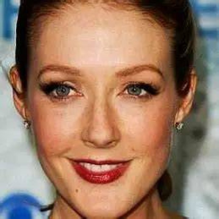 Jennifer Finnigan Net Worth