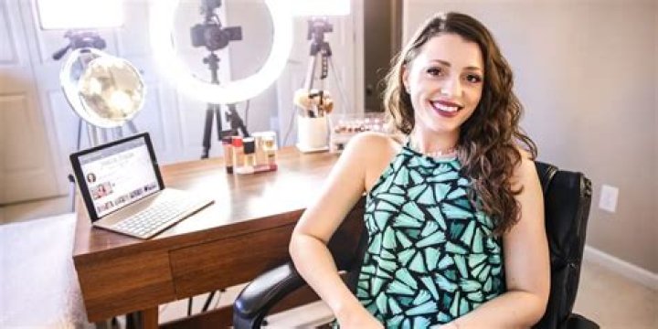 Jessica Braun Net Worth