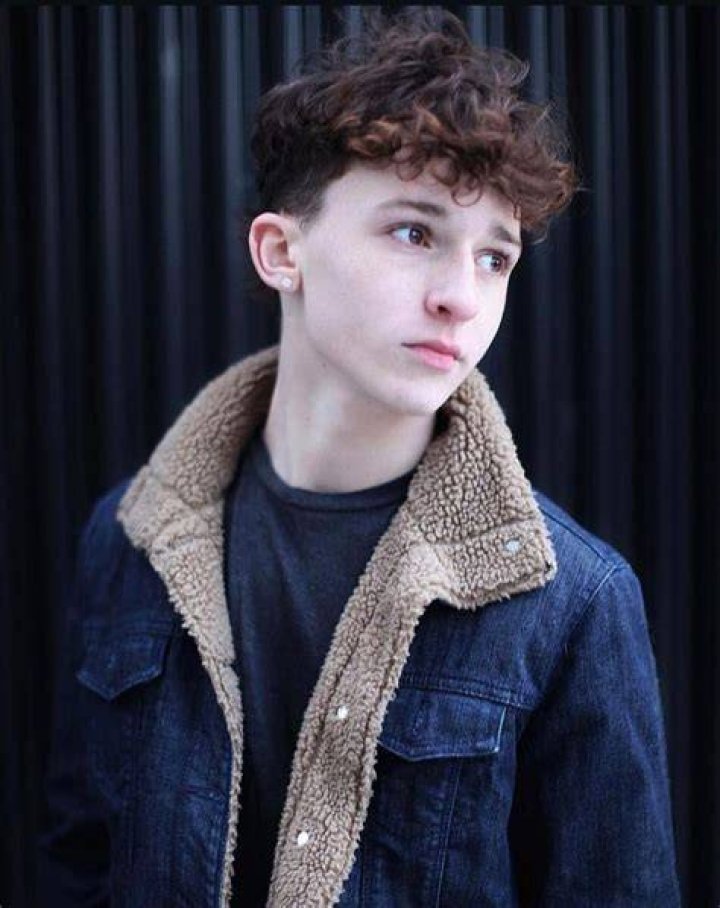 Jett Klyne Net Worth