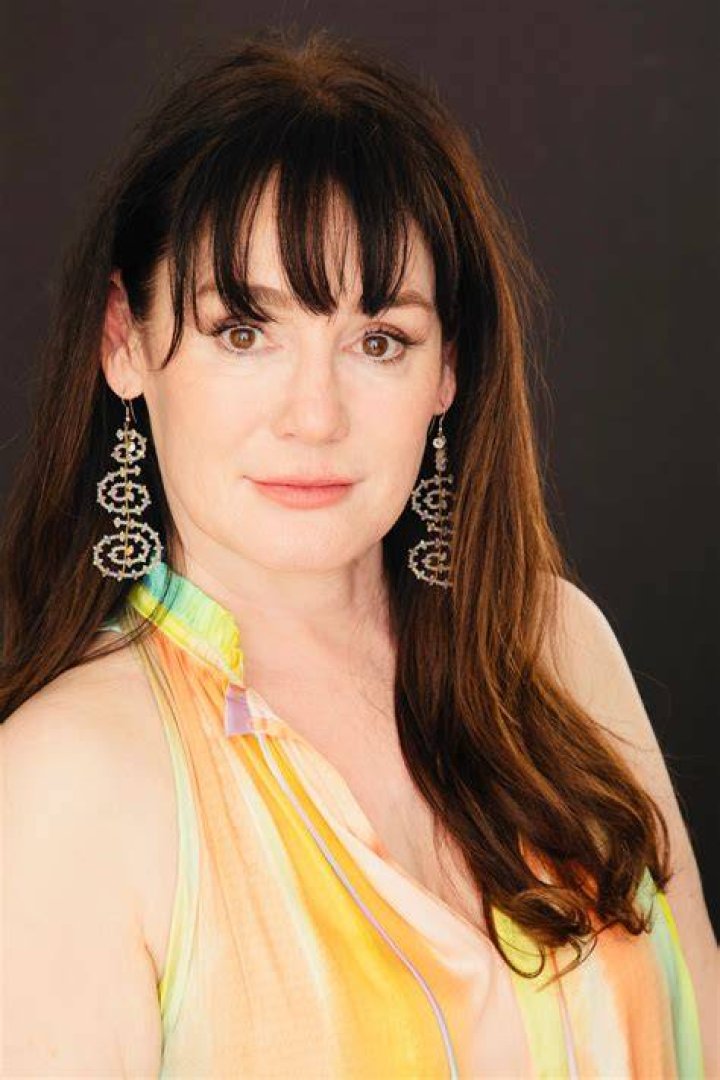 Jill Schoelen Net Worth