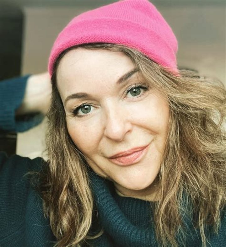 Julia Sawalha Net Worth