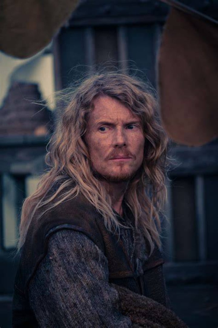 Julian Rhind-Tutt Net Worth