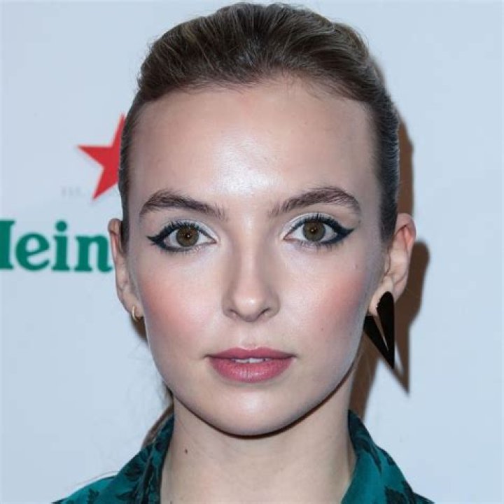 Jung Sun den Hollander Net Worth
