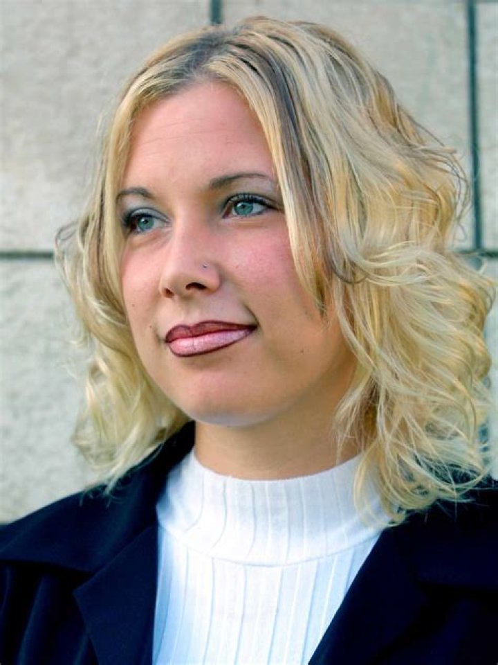 Kimberley Warnat Net Worth