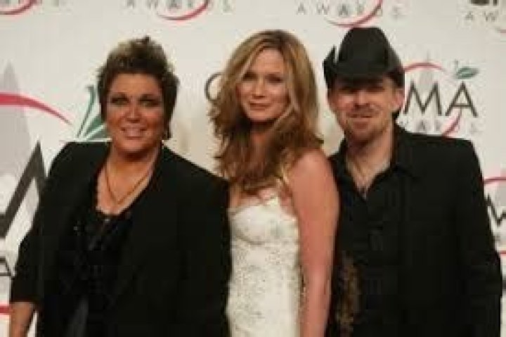 Kristen Hall Net Worth
