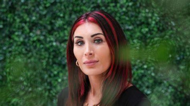 Laura Gorun Net Worth