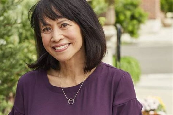 Lauren Tom Net Worth