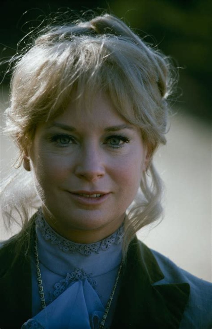 Lois Nettleton Net Worth