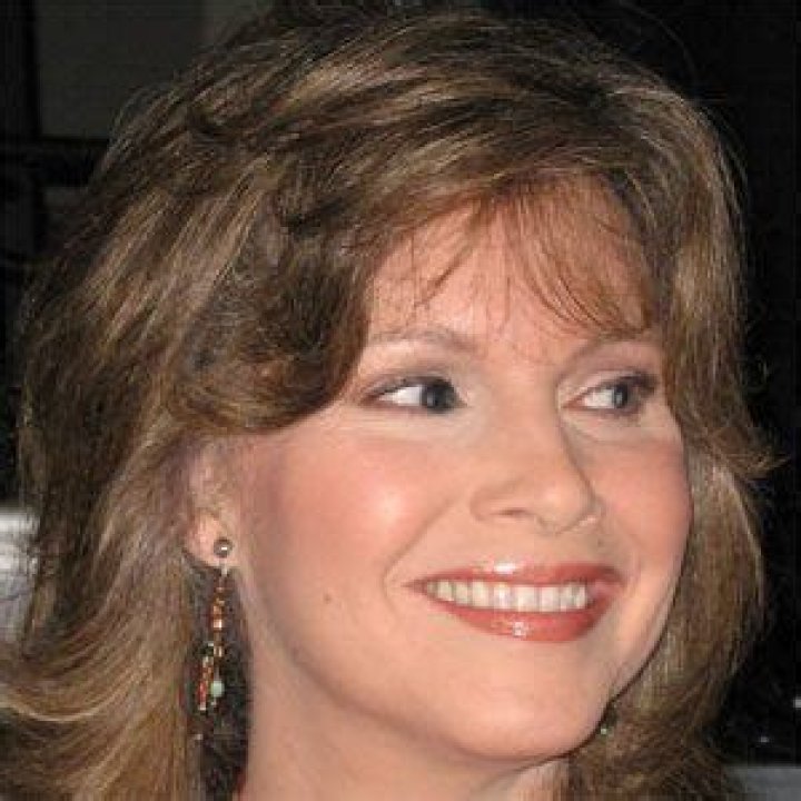 Lorianne Crook Net Worth