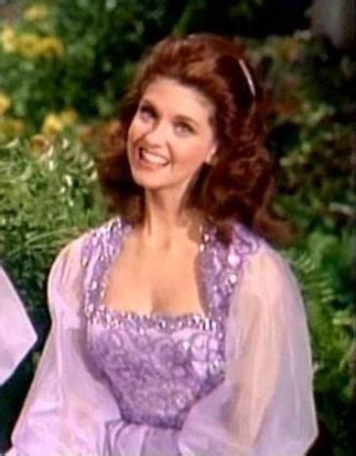 Mary Lou Metzger Net Worth