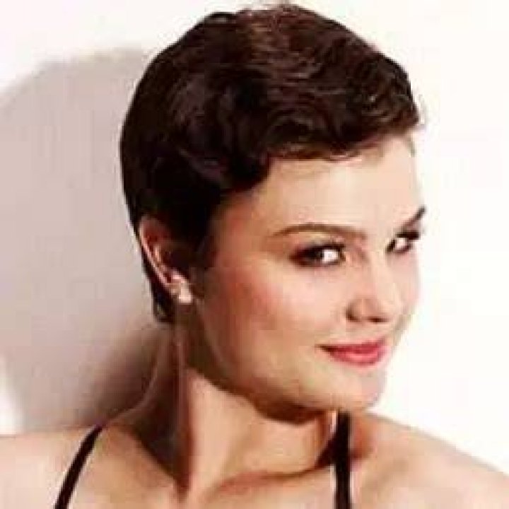 Melanie Moore Net Worth