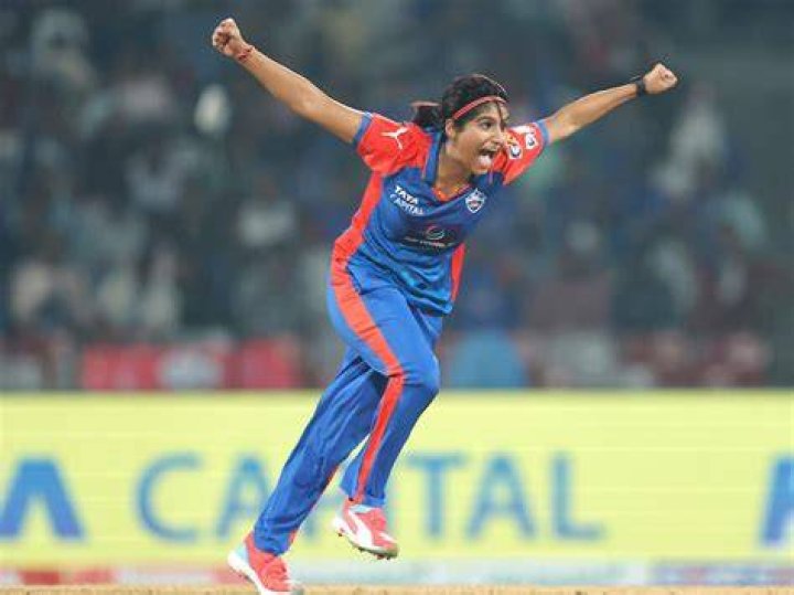 Nandini Bapat Net Worth
