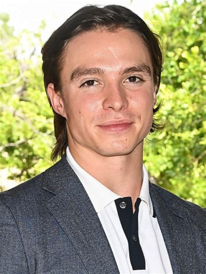Nicholas Chavez Net Worth