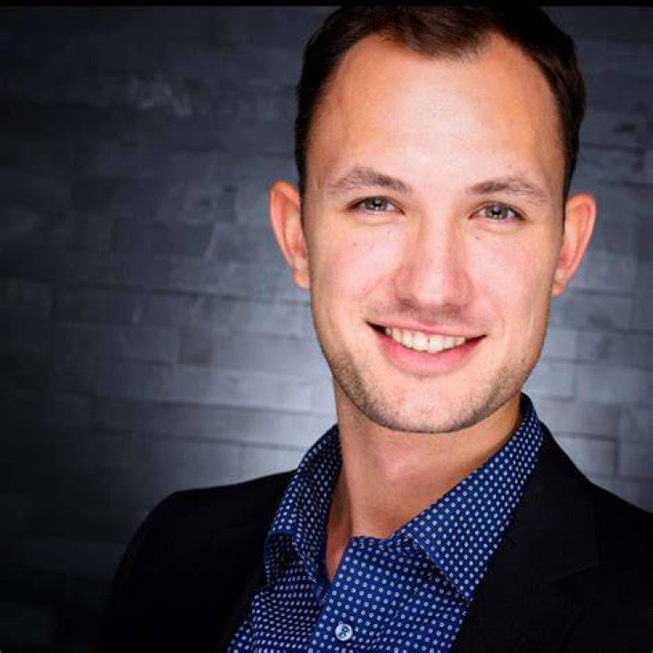 Oliver Lang Net Worth