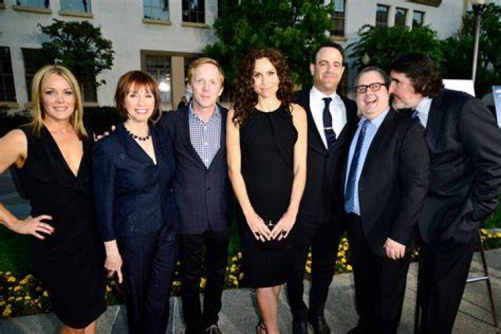 Paul Adelstein Net Worth