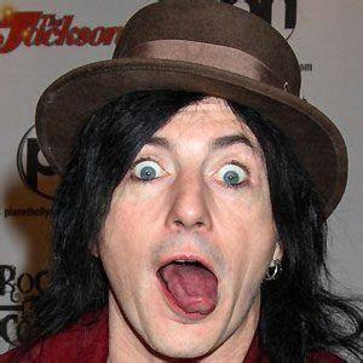 Phil Lewis Net Worth