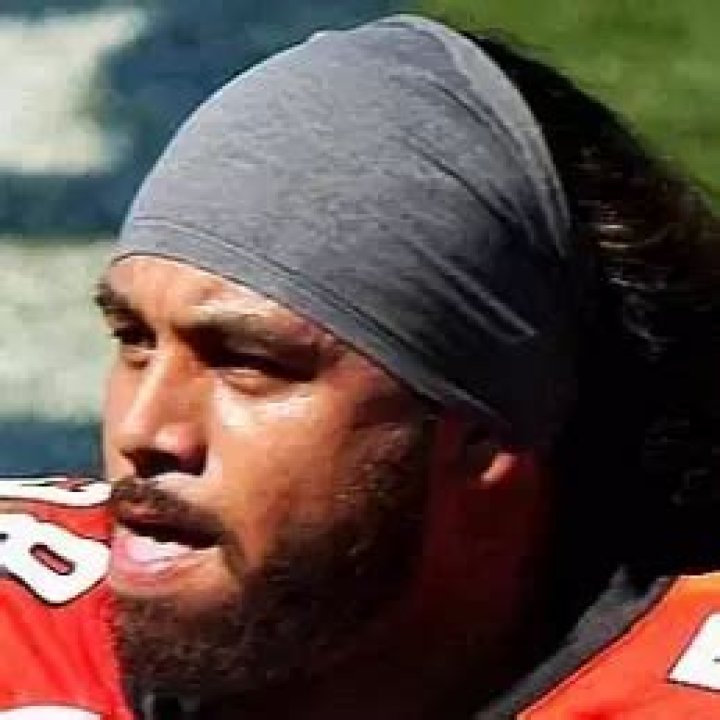 Rey Maualuga Net Worth