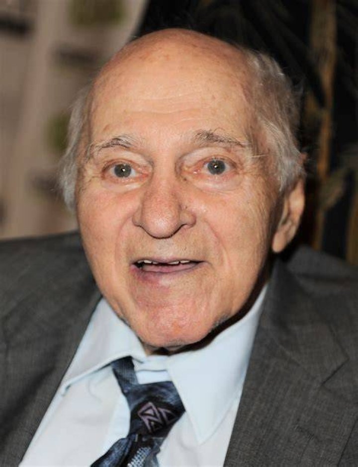 Robert Ellenstein Net Worth