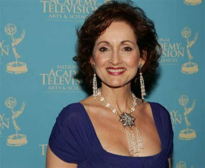 Robin Strasser Net Worth