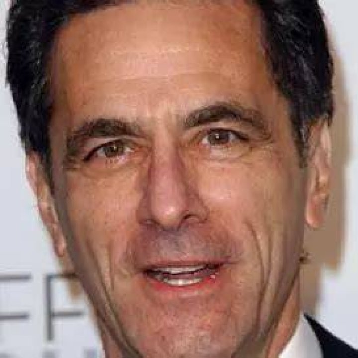 Robin Thomas Net Worth